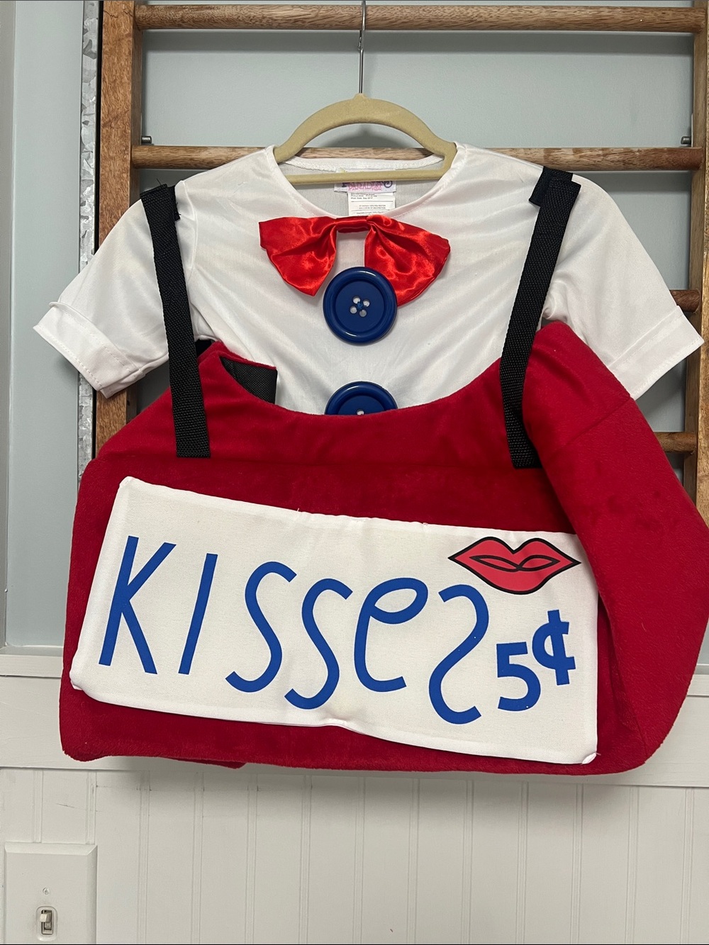 Kids Princess Paradise Halloween kissing booth costume size 12 month to 2T